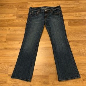 America Eagle favorite boyfriend jeans